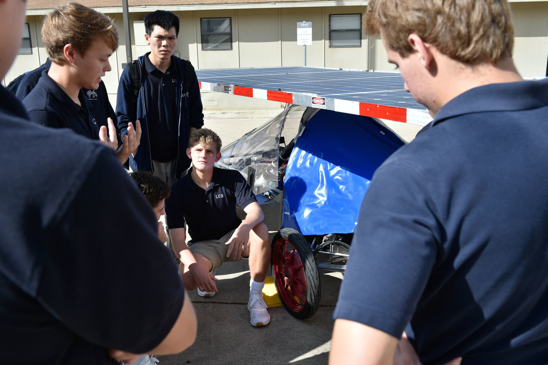 180904_drc_news_solar_car_4JW